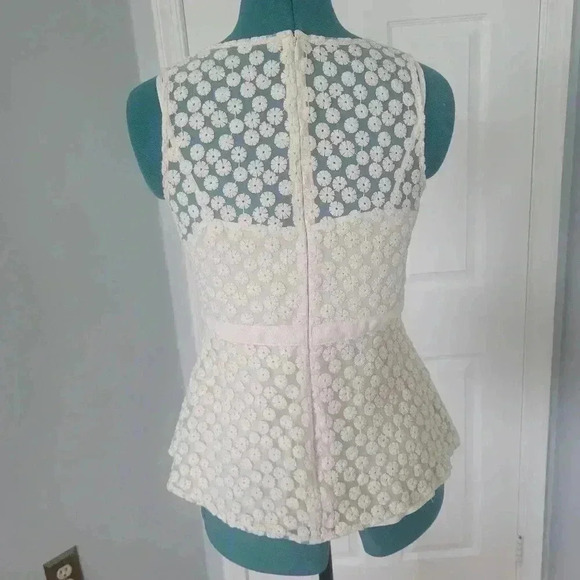 Banana Republic Size 2 Floral Illusion Peplum Blouse - Picture 5 of 6